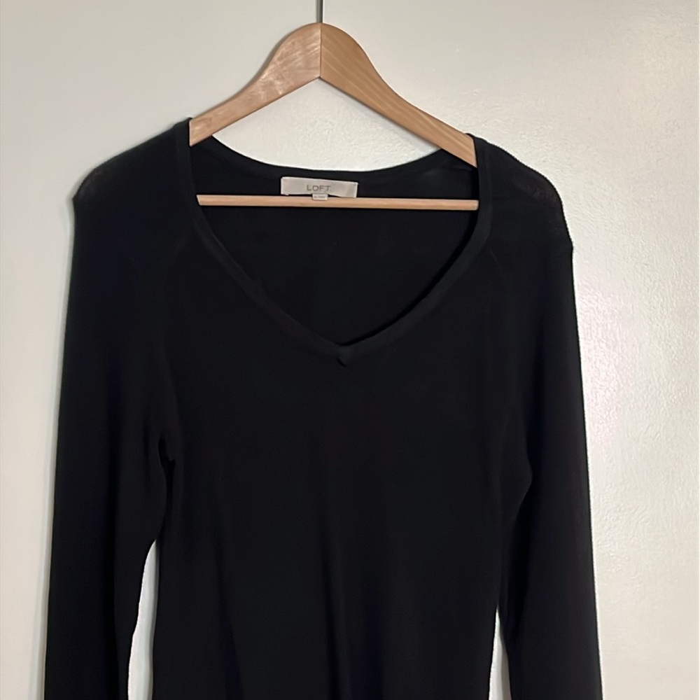 LOFT V-neck sweater, black, size xl - Picture 2 of 3